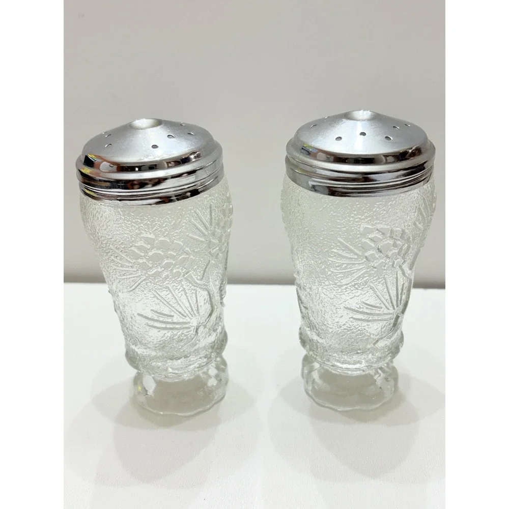 Vintage Tiara Ponderosa Pine Needle‎ & Pinecone Salt and Pepper Glass Shakers